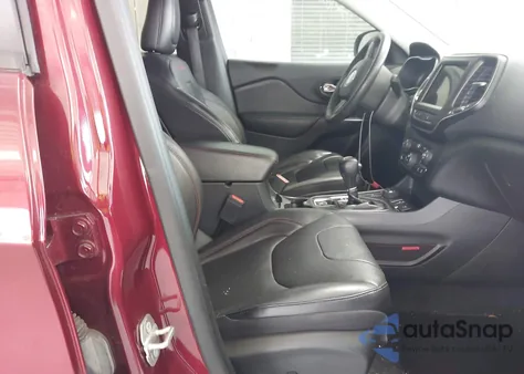 2021 Jeep Cherokee Trailhawk 4X4 from USA, damaged, VIN 1C4PJMBX8MD218960